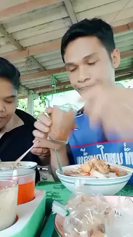 Kalo makan jangan banyak tingkah ya, biar ga kecewa kaya di video😭😭 	#indonesiasejahterabahagia #indonesiabahagiasejahtera #BahagiaUntukIndonesia