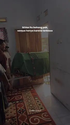Dunia tanpa Bapak, kayak hampa. Terima kasih sudah bertahan, Pak. Dedek kangen. #kangenayah #ayahhebat #ayahku 