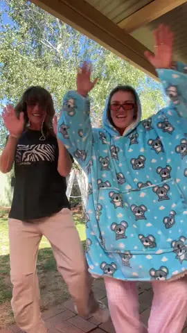 HEY HEY HEY HEY #dance #mumdaughter #morningvibes #fyp 