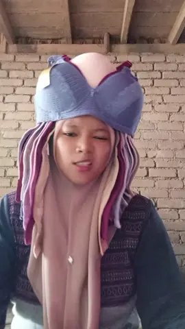 octopus tengah cari tuan ni .. tekan dekat beg kuning tu , beli 2 dapat free shipping!! #bra #murah 