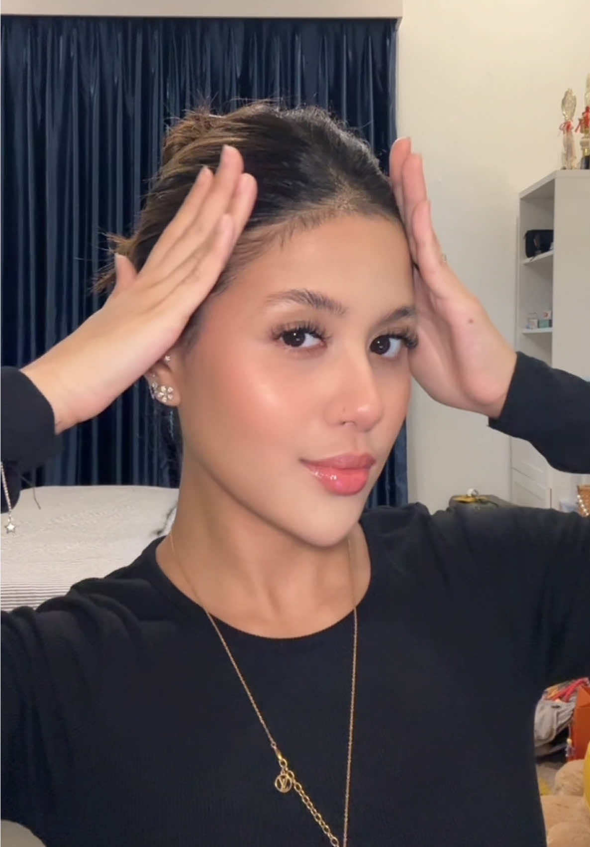 Bedak yang makin lama dipakai, makin kawin sama kulit @makeoverid #makeovernewpowder #bedakpadat #twowaycake  #bedakkawin #bedaktahanlama