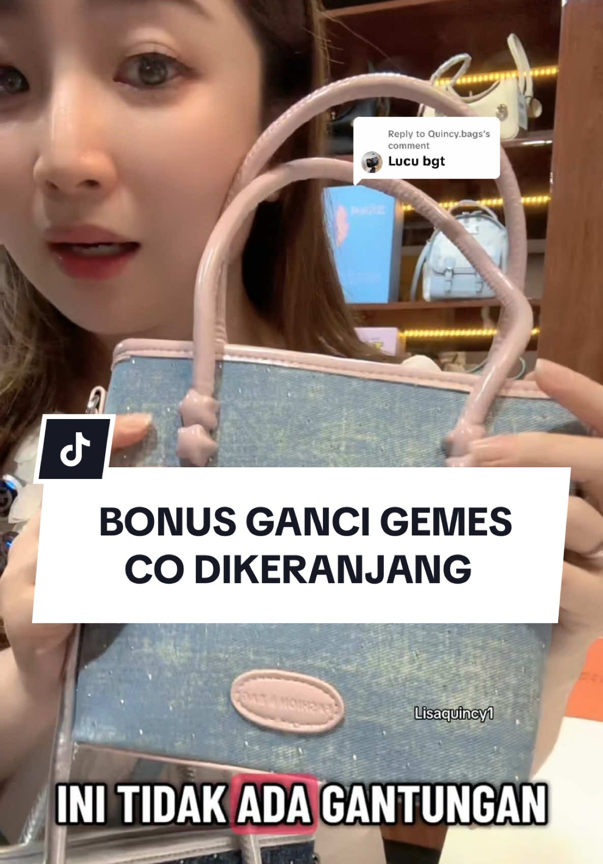 Replying to @Quincy.bags tali panjang bisa adjust atur panjang pendek dan lepas pasang jadi bisa dijadiin tote 🥰 #totebag #outfitinspo #racunlisaquincy1 #murahbanget #viralditiktok 