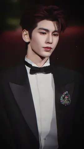 VISUAL NHƯ XÉ SÁCH BƯỚC RA CỦA TRƯƠNG LĂNG HÁCH TRONG SỰ KIỆN KỶ NIỆM 20 NĂM CỦA VOGUE DIỄN RA NGÀY HÔM QUA🤩🔥 #truonglanghach #fyp #edit #danhchoban #xh 