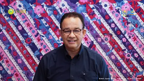 Halo, Sobat UMRI!✨ Dalam rangka Wisuda Universitas Muhammadiyah Riau yang ke-29, Bapak Anies Rasyid Baswedan (Tokoh Publik) menyampaikan selamat kepada 1349 Wisudawan/ti UMRI yang berhasil meraih gelar baru dalam dunia Pendidikan tingkat Universitas. Wisuda bukan sekadar seremoni, tapi tanda lahirnya generasi baru pembawa perubahan. Selamat kepada para wisudawan Universitas Muhammadiyah Riau ke-29. Teruslah menyalakan lilin pengetahuan di tengah tantangan zaman. Bangun negeri ini dengan ilmu, integritas, dan kepedulian.✨ #WisudaXXIX #SangPencerahMuda