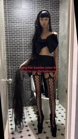 me and my hair scarf against the world!!!!