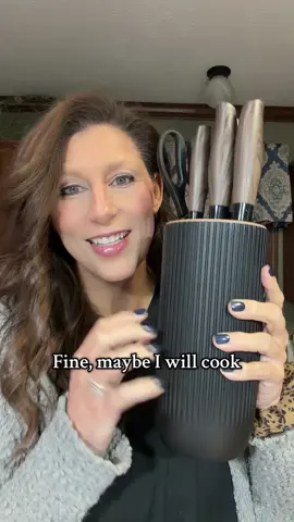 Meet the Astercook 6-Piece Stainless Steel Knife Set — sleek, sharp, and dishwasher-safe. Anti-rust, aesthetic design, and sharper than anything else in your drawer. Perfect for your kitchen glow-up or gifting on a budget 🔪🍋 Luxury look without the luxury price 👏 #Astercook #KitchenFinds #HomeEssentials #CookingTok #KitchenGoals 