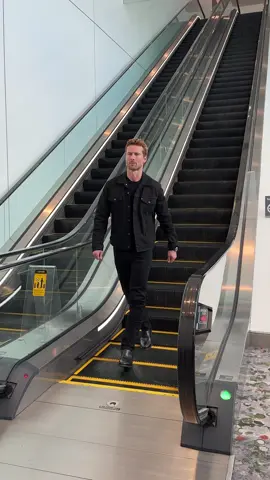 Immer in Bewegung auf der @newyorkcomiccon. Erlebt Glen Powell als THE RUNNING MAN - ab 13.11. NUR im Kino. #NYCC #NYCC2025 #RunningManMovie #WhatToWatch #Movietok