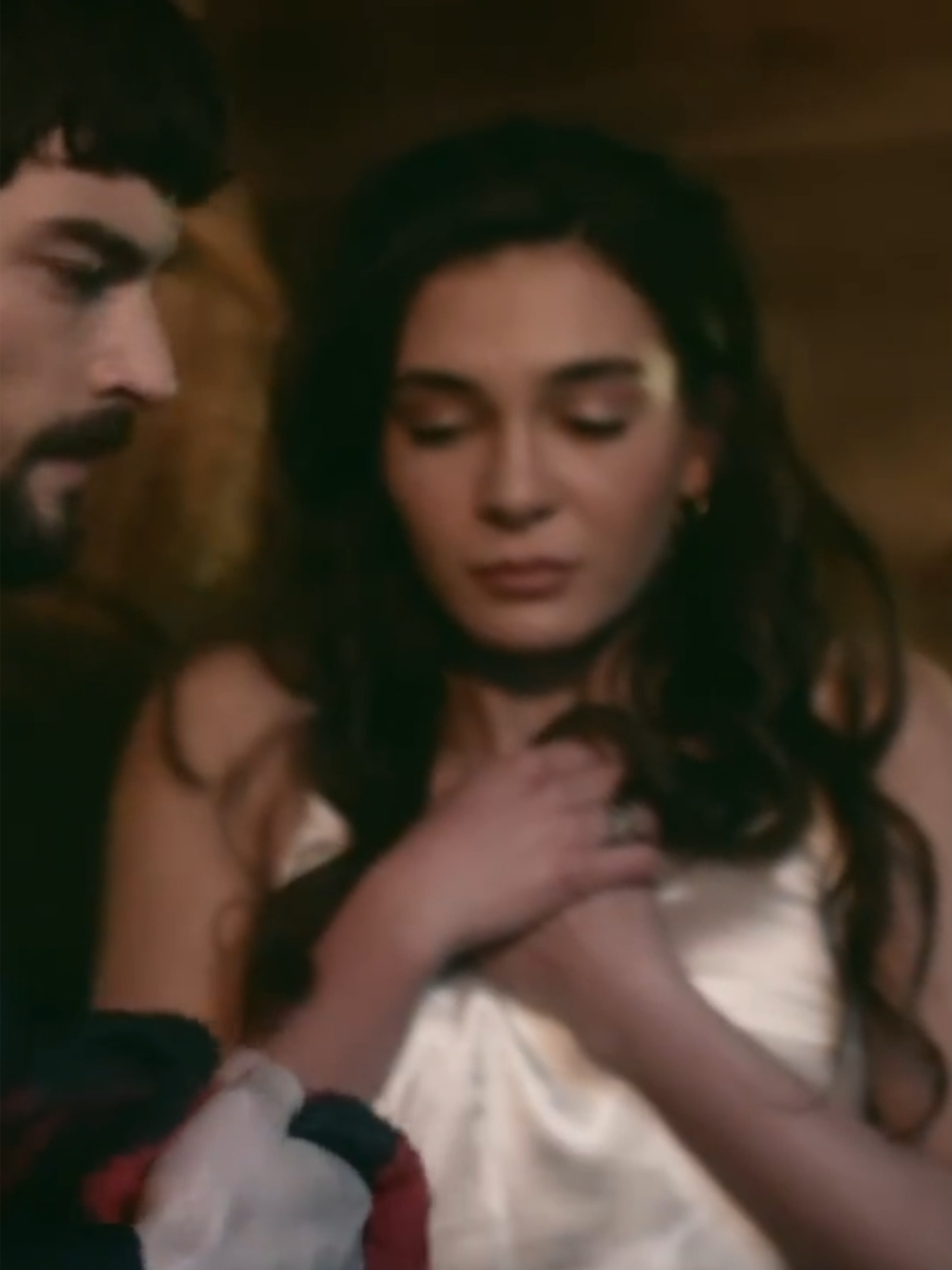Düğün gecesi ilk temas 🔥🔥 #hercai #atv #turkishseries #türkdizileri #Neizlesem