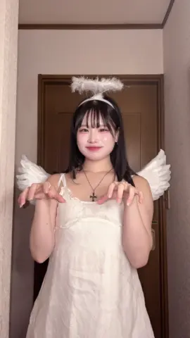 天使だからにこにこでやってみたよ！笑🪽#ハロウィン2025 #天使コスプレ #happyhalloween🎃👻💀 