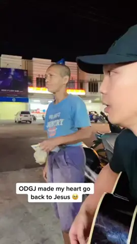 dia gak ingat siapa dirinya.. tapi,dia ingat lagu rohani 🥰😭😇 #fyp #lagurohani #lagupenyembahan #viral #viralvideo 