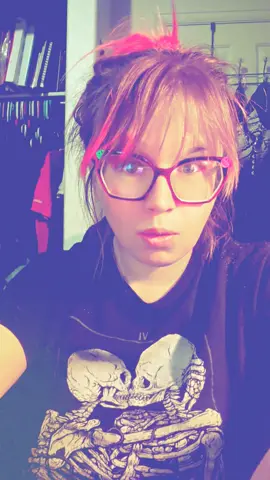 late night goblin things @CelsiusOfficial pls keep retro vibe around for a little bit longer 🙏 ✨️  so yummy #fyp #fypシ #celsiuslivefit #latenight #goblin 