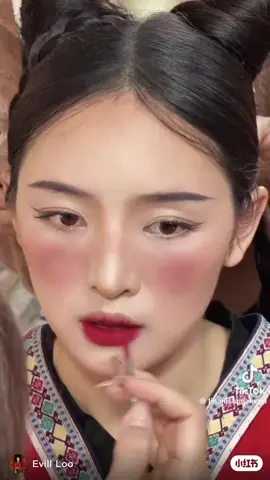 Chụp ảnh tết 2024 giờ chuẩn bị tết 2025 mới có cờ nhíp 😆#@Trần Sơn @Linanista Makeup Academy #xuhuong #concepts #ảnhđẹp #hanoi 