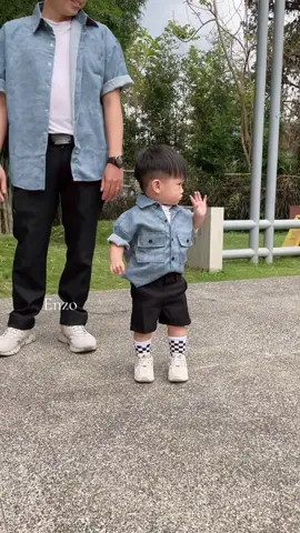 Lucu bngt si kembarku ini 😍 #fyp #17monthsold #fypage #rekomendasioutfitanak #bajuayahdananak 