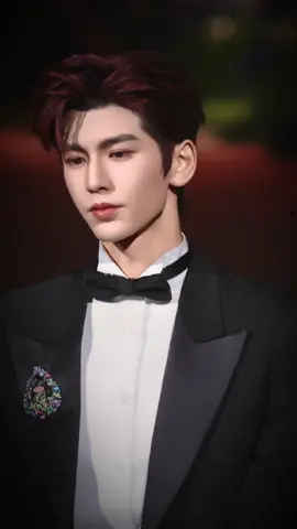 bukan cabang india ini cabang china 🤭🔥 #zhanglinghe #vogueforcesoffashion2025 #voguegala #event 