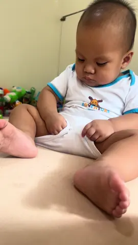 Feeling ko talaga mandurugas to nung past life niya!! #fyp #toddlersoftiktok #toddlermom 