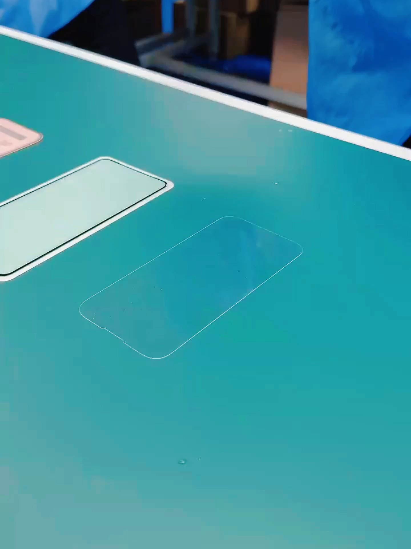 Static-Free Tempered Glass Screen Protector: Genuine Dust-Proof Phone Shield