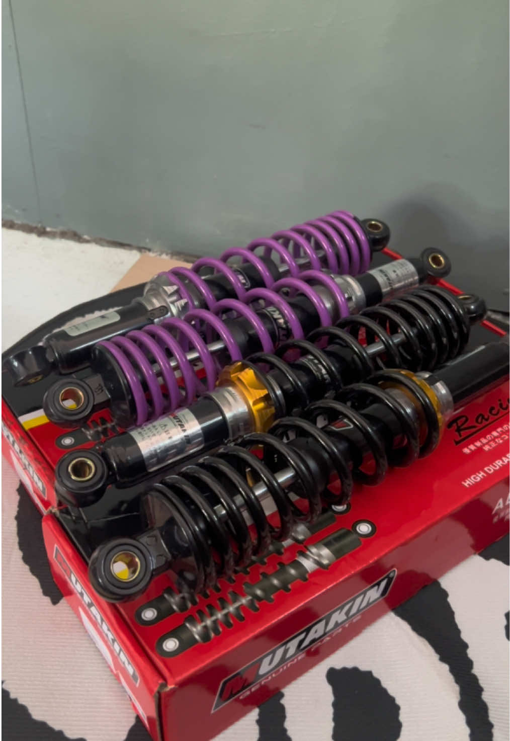 Mutakin Rear Shock Absorber for WAVE, XRM, SMASH, SHOGUN, RUSI #rearshockabsorber #mutakin #shockformotorcycle #mutakinrearshock #motorcycle 