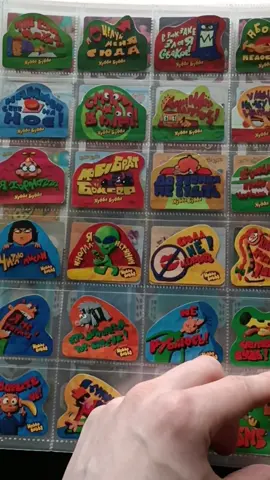 моё новое увлечение  привет, меня зовут Серхио, и я собираю всякое интересное из моего детства. в этом альбоме я собираю карточки из чипсов люкс и черезос, также хубба бубба и наклейки Нептун 