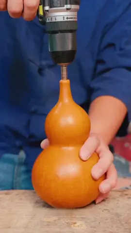 戶外運動必帶！葫蘆水杯中式造型超吸睛，大 tritan 塑料安全無味，大容量夠喝整天，手拎超方便～