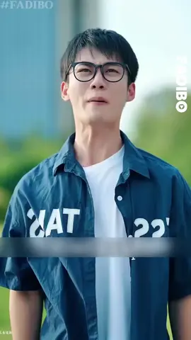Bị bạn gái chê nghèo chia tay, chàng trai bất ngờ nhận hệ thống nịnh nọt nghìn tỷ