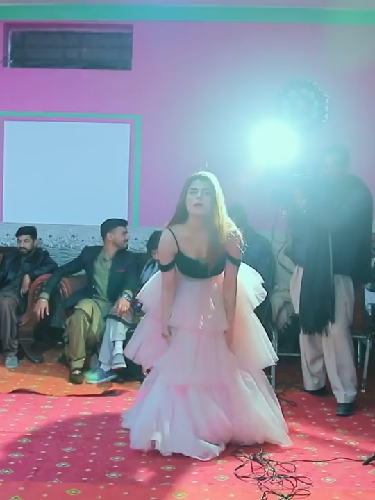 Wania Butt Dance Performance 2022 #dancechallenge #madamsweety #stagedrama #simikaka #mujralovers #chahatblochofficial #ulluwebseries😍 #tittlijan😉 #noorblach #viralclipz #oldbollywoodsongs #Nisha #Wania #desimujramujra_lover #dancetrend #viraltiktok