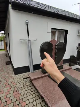 Наші запорізькі майстри вражають! За консультацією звертатись за  0️⃣9️⃣9️⃣2️⃣5️⃣9️⃣8️⃣6️⃣9️⃣9️⃣ Ритуальні послуги ЧОРНА РОЗА Поховання Кремація Памʼятники Кремація домашніх тварин Обряд прощання в Залі прощання Запоріжжя