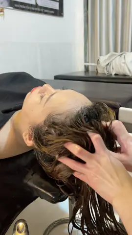 Massage thư giãn vùng đầu #xuhuong #gội_đầu #gội_đầu_thư_giãn_siêu_phê #massage 