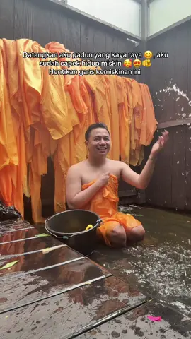 Aku adalah bidadari yang tdk ingin tersentuh garis kemiskinan, kaina tsatrum🤣🤣