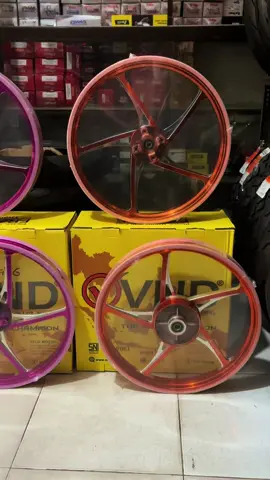 Masuk lagi stok velg vnd kzr mxking lengkap serian warnanya#variasimotorkendari #modifikasimotorkendari #velgvndkzr #fyppppppppppppppppppppppp 