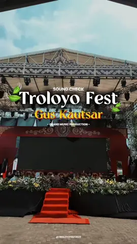 Jangan Lupa Ramaikan Event Troloyo Fest Nanti Malam Bersama Gus Kautsar🤗🥰🤩#grandmusic #guskautsar #ione #troloyofest2025 #fyp 