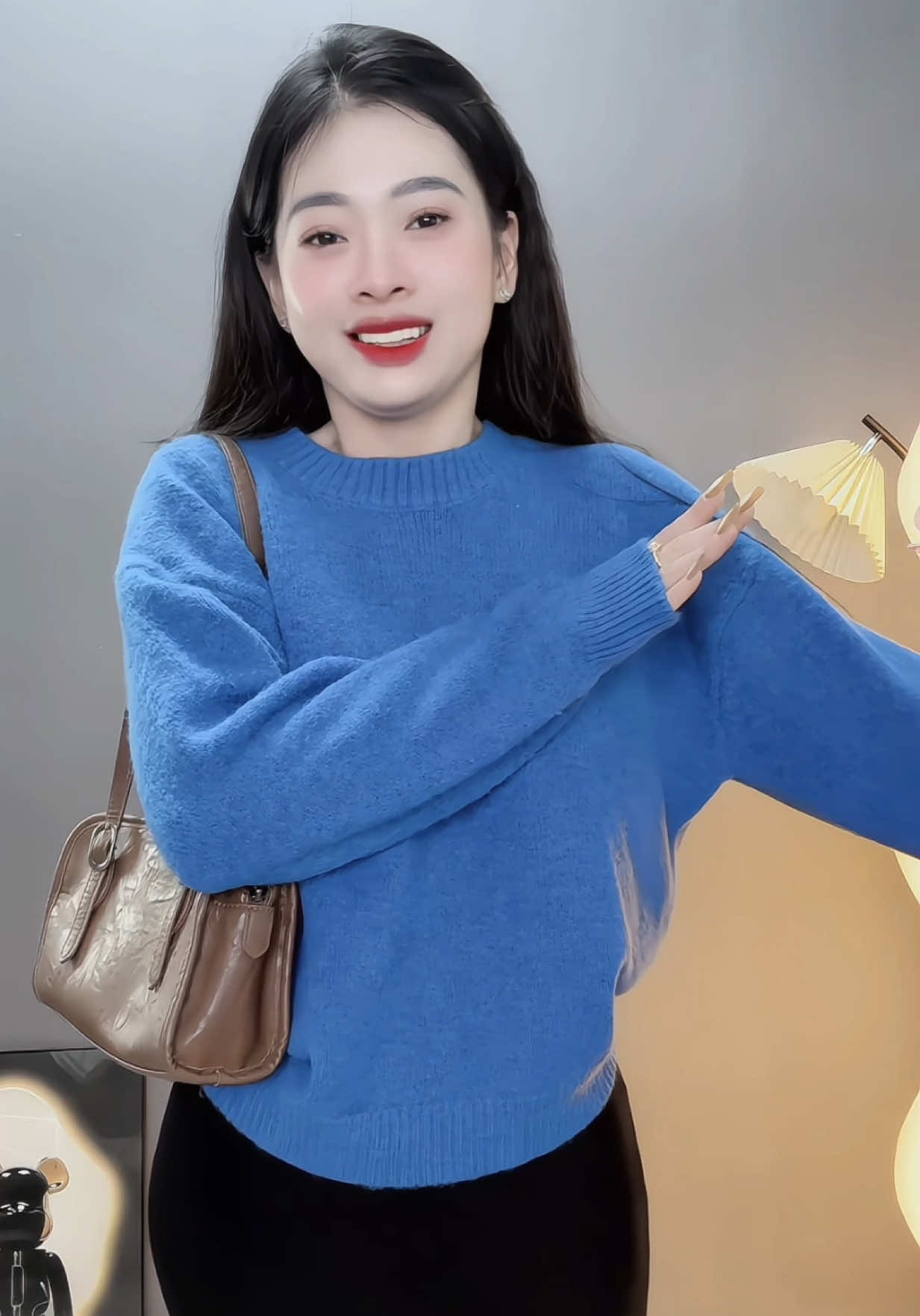 Thì đứng nói có thế thôi đó 😂😂nhưng áo đẹp thật sự ấy ce ơi 