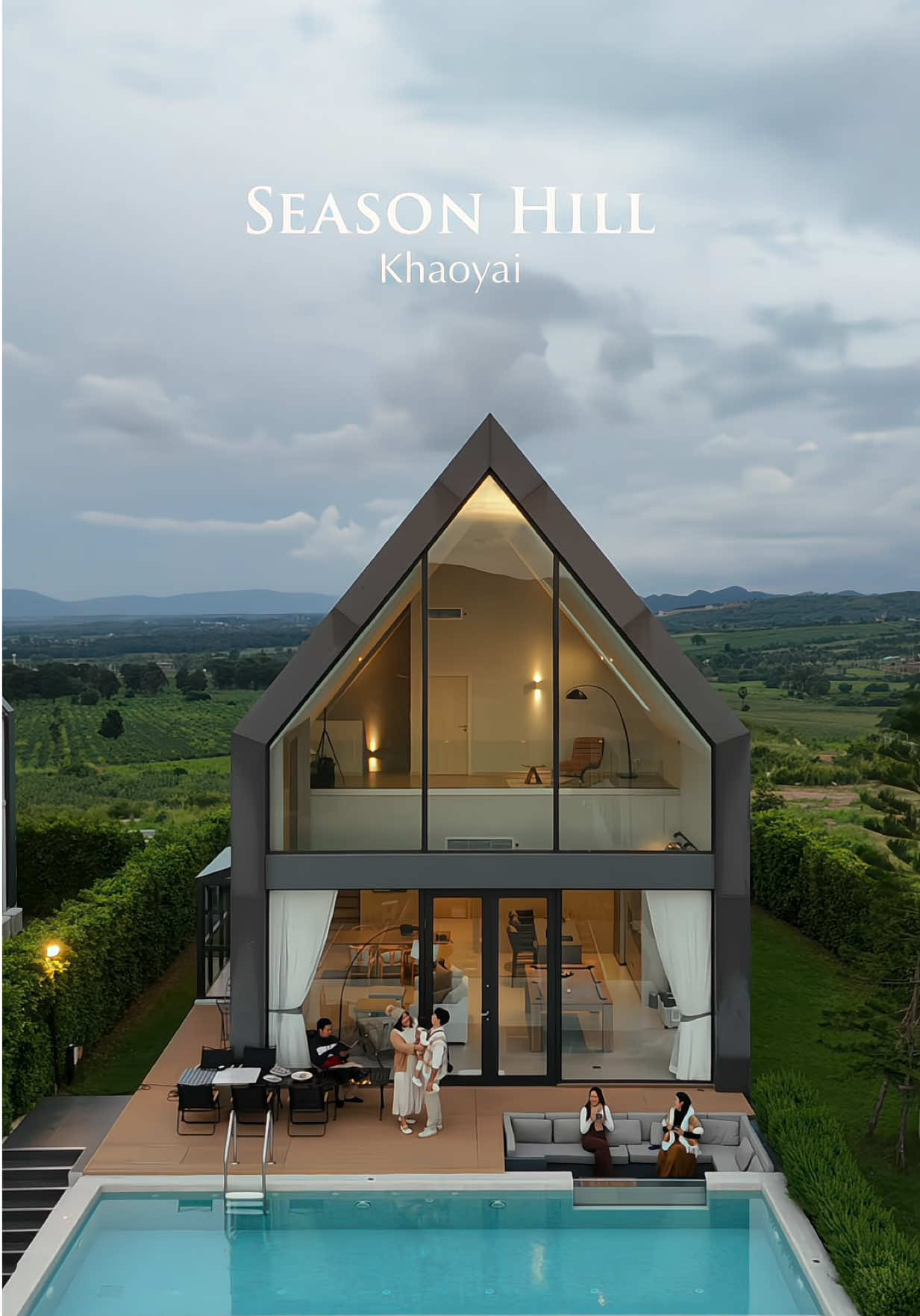 พูลวิลล่าเปิดใหม่เขาใหญ่ ฟิลต่างประเทศสวยมากกก!! หนาวนี้ไม่ต้องไปไหนไกลเลย พาครอบครัว แก๊งเพื่อน มานอนรับลมหนาวที่นี่กัน!! ทึ่พักสไตล์นอร์ดิก 3ห้องนอน 4ห้องน้ำ เป็นความสวยหรูที่อบอุ่น โรแมนติกมาก ที่พักตั้งอยุ่บนเนินเขาเล็กๆ มีความเป็นส่วนตัว ซันเซต ซันไรส์  สวยแบบไม่มีอะไรกั้นเลย บอกเลยว่าหน้าหนาวนี้ เขาใหญ่ ฟิลต่างประเทศ พาแก๊งเพื่อน หรือครอบครัวมานอนนี่ ไม่ผิดหวังแน่นอนค่ะ มาเถอะน้า ดีงามมาก🥰⛰️🍃🥂✨#เขาใหญ่ #หน้าหนาว #เขาใหญ่เขาใจ🌴 #ที่พักเขาใหญ่ #tiktokพาเที่ยว 