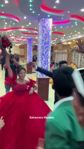 Bride and Groom 🤵🏻👰🏻‍♀️ 100% pandjai එකට සාදරන dance එකක් දැමිමා ගමිමට ❤️#sahasrarastudios #srilanka #weddingphotography #trending #creatorsearchinsights 
