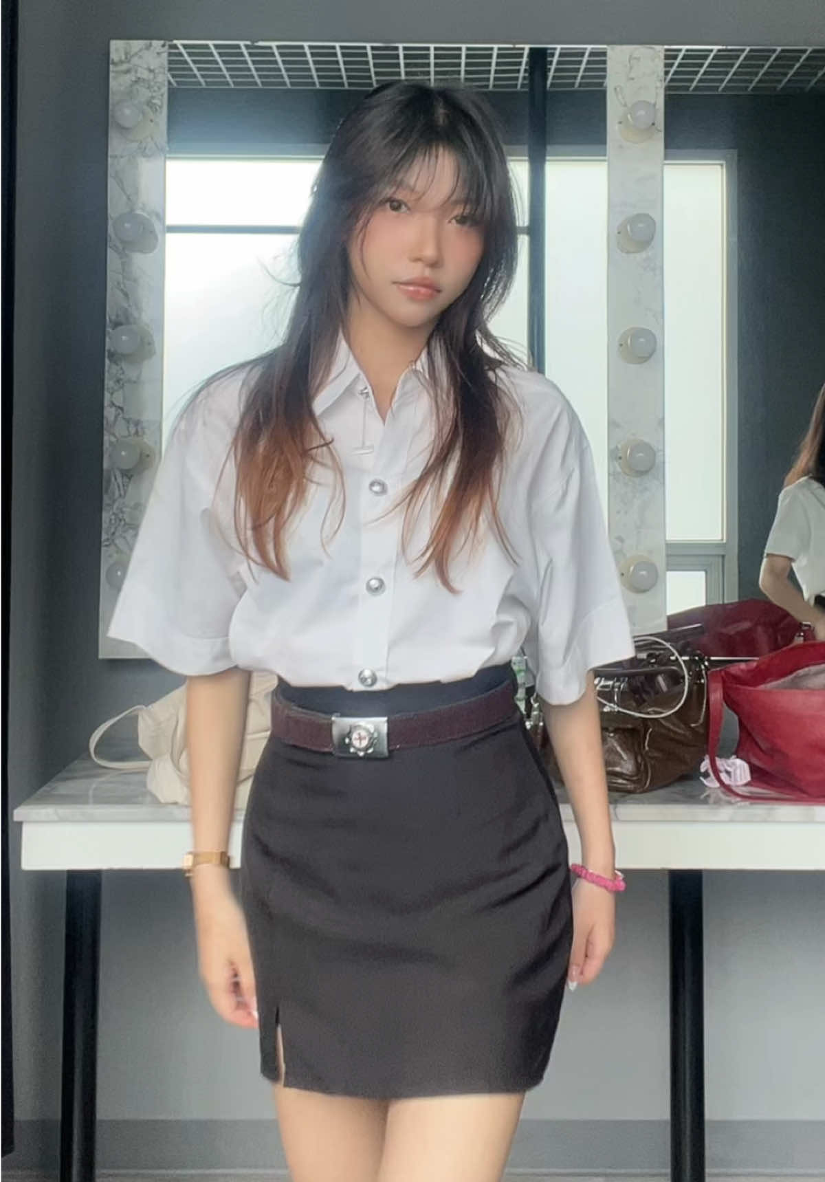 ใส่ชุดนศในรอบปีครึ่ง