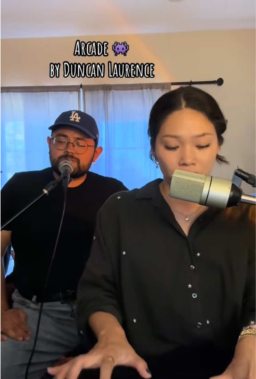 Sorry for the jump scare but tis the season 🤭 #arcade #duncanlaurence @Duncan Laurence 🎤🎤: @Miguel ✨ #cover #acousticcovers #onthisday 