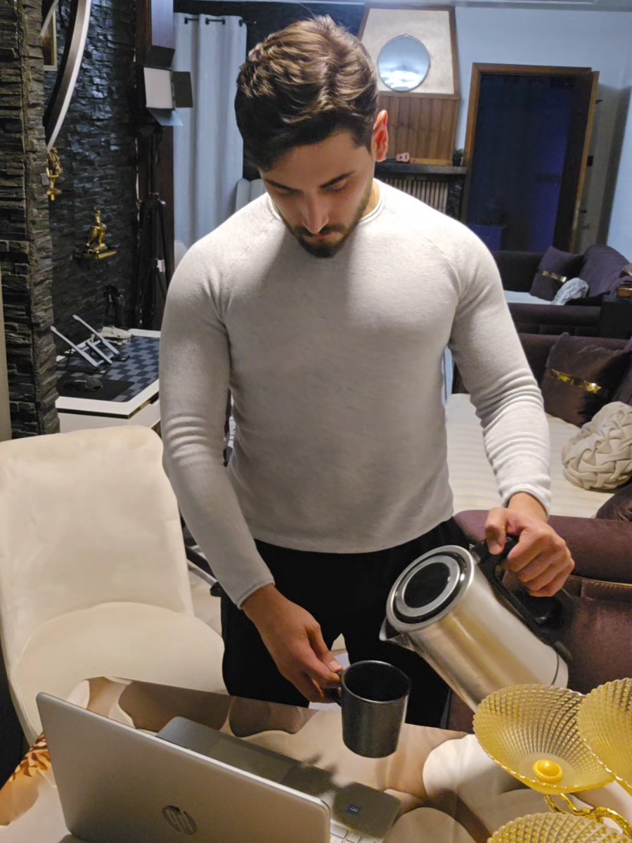 مابحسن لازم كل ما دق ارقص 😂 #makeup #foryour  #اكسبلور #فولو #هاشتاق 