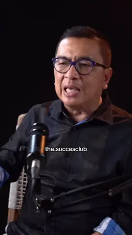 Stop mengeluh belajar introspeksi diri kalian udah bener atau belum. • #helmyyahyaBicara #motivasisukses #fyp #buzzerclipping #BuzzHYclip1 @Helmy Yahya Official   • BZ-2025-98AC89