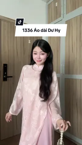 Áo dài lụa Dư Hy hoa nổi dáng suông @BY KIUU. #reviewquanao #goclamdep #aodai #aodaivietnam #aodaitet 