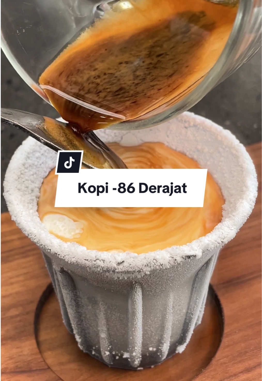 Cobain kopi -86 derajat 🥶 yg viral di China. NOB baru aja launching menu terbaru pertama di Indonesia. Rules minum nya harus habis dalam 40 detik. Exclusive available di NOB Bintaro 😙 #nob #dirtycoffee #bintaro #bongijajan #ngopiyuk 