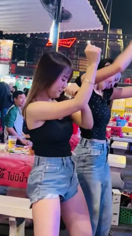 Sawaddee Paradox รุ้กันยัง พาราด๊อกซ์ เจ้าของเพลงนี้มา สวัสดี เสาร์ที่ 25 ตุลาคมนี้ มาส่ายกันน่ะ 💋💯💕 #Paradox  #ตลาดสวัสดีอมตะชลบุรี  #นึกถึงConcertนึกถึงสวัสดี  #สวัสดีแสงสีเสียงเต็มระบบ🔊💯