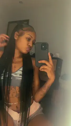 Dis top 5 Prada #pradabagshawty 