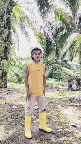 My idol Hrittik Roshan and you? #hrittikroshan #bollywoodsong #foryou #viral #bollywooddance 