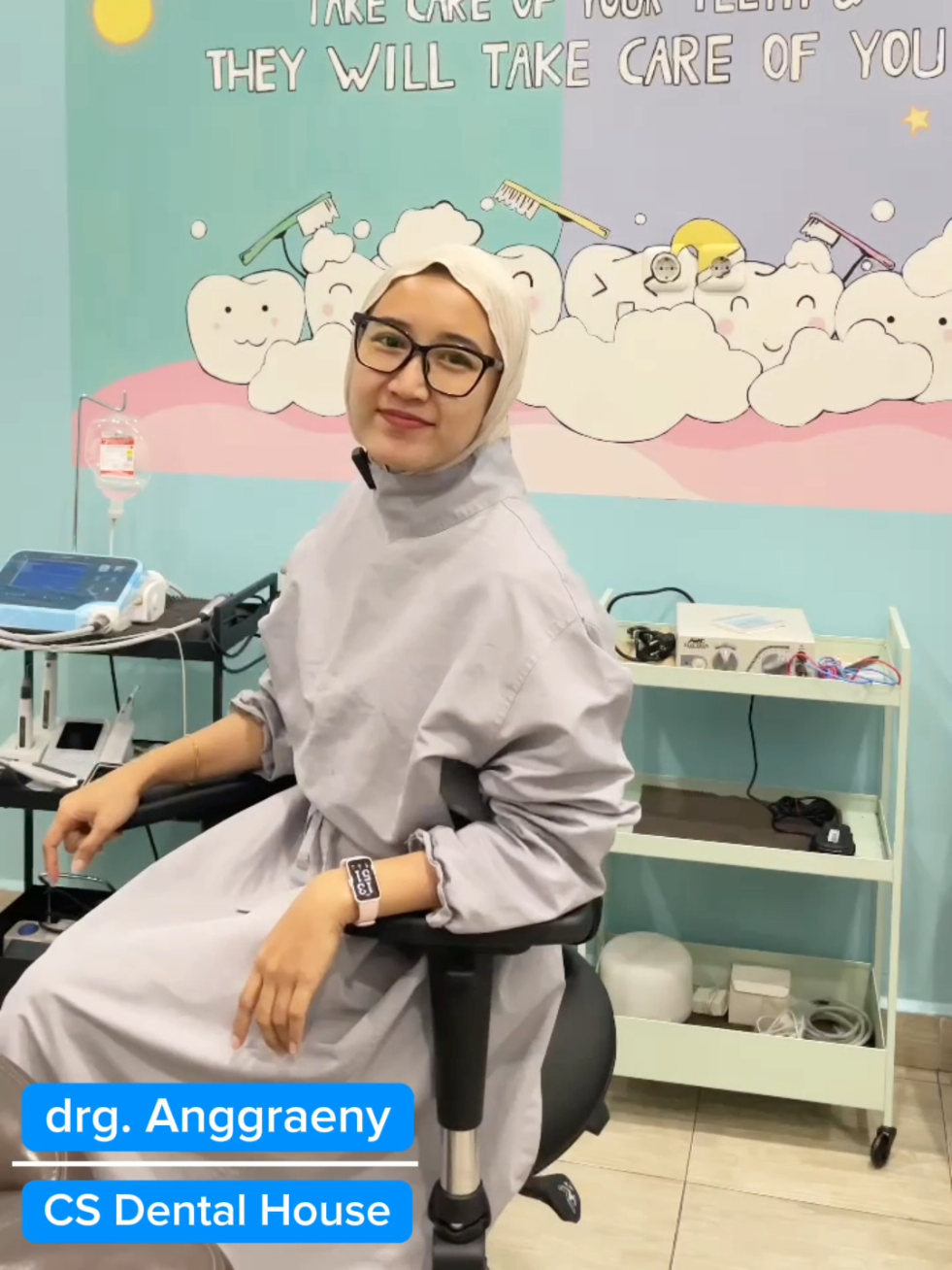 Pernah mikir karang gigi bisa hilang sendiri?😅 Atau gigi berlubang cuma perlu obat kumur? Eits, nggak gitu juga!😁 Tiap masalah gigi punya perawatan yang berbeda loh. Yuk konsultasi langsung di CS Dental House, biar tahu perawatan yang paling tepat buat kamu! #masalahgigi #perawatangigi #csdentalhousepekanbaru #fypシ゚ #edukasigigi 