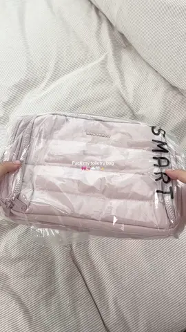 Puffy, spacious and stylish ✨☁️🎀#bagsmart #toiletrybag #cosmeticbag #makeupbag #travelessentials 