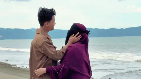 Aku bisa videografi, aku juga bisa memotret, bisa juga menulis. Jadi, kau ingin abadi dimana?