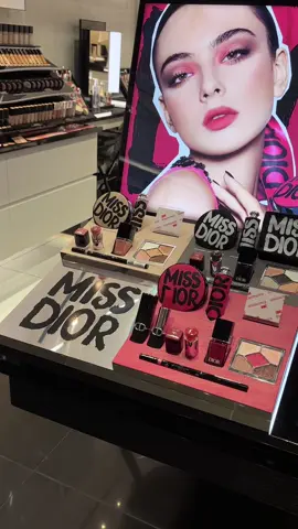 Ternyata kakak-kakak yang mampu beli make up high end itu adalah aku skrg 🫦😂 #dior #diorbeauty 