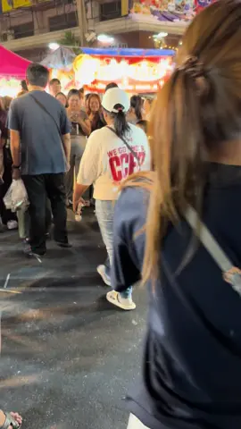 ยื่นตังค์ให้ บอกว่าแร็พให้ฟังหน่อย  ตอนจบมีเล่นกล้องสะด้วย อย่างชอบเลย 😄👊👏 #งานเจดีย์สมุทรปราการ #สมุทรปราการ #แร็พ 