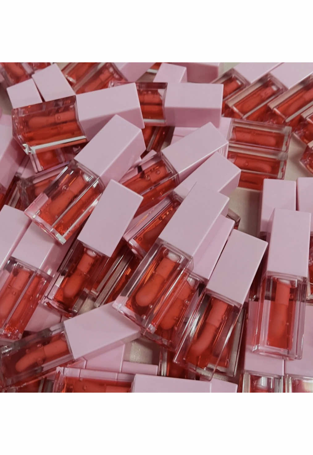 👄Gbl lip plumper gloss  is formulated to temporarily enhance the appearance of the lips by making them appear fuller and plumper.💋🫦 They typically contain ingredients that cause a slight tingling or cooling sensation on the lips, which can make blood vessels dilate and create a temporary swelling effect.you don't have to face lip injections before you have a fuller lip✨🤭 Price 3500 #lipplumping  #fyp  #goviral  #lipplumpergloss  #consistencychallengewithtbeday9 