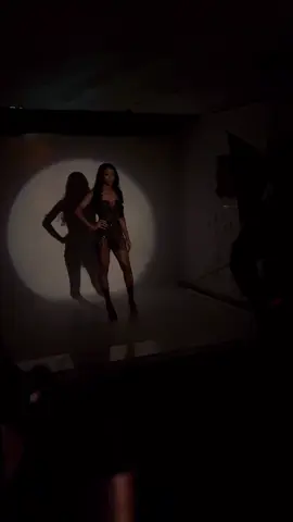 Book with the king #photoshoot #dcphotographer #posingtipsforwomen 