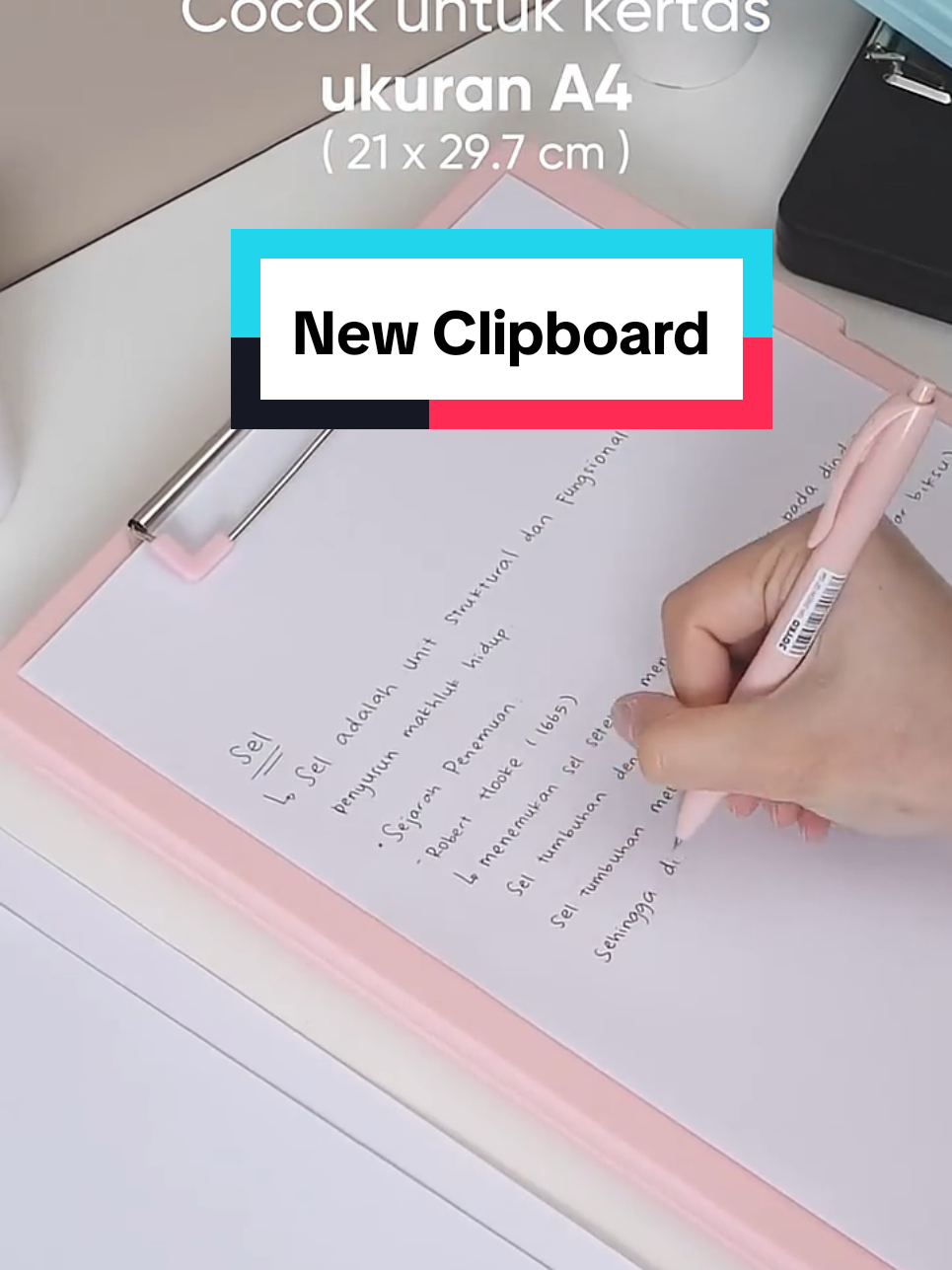Papan jalan super kece yang bisa buat nyimpen alat tulis 😎  #joyko #joykoindonesia #stationery #clipboard #fyp 